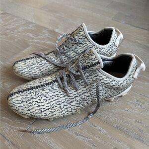 Yeezy 350 football cleat “turtle dove”